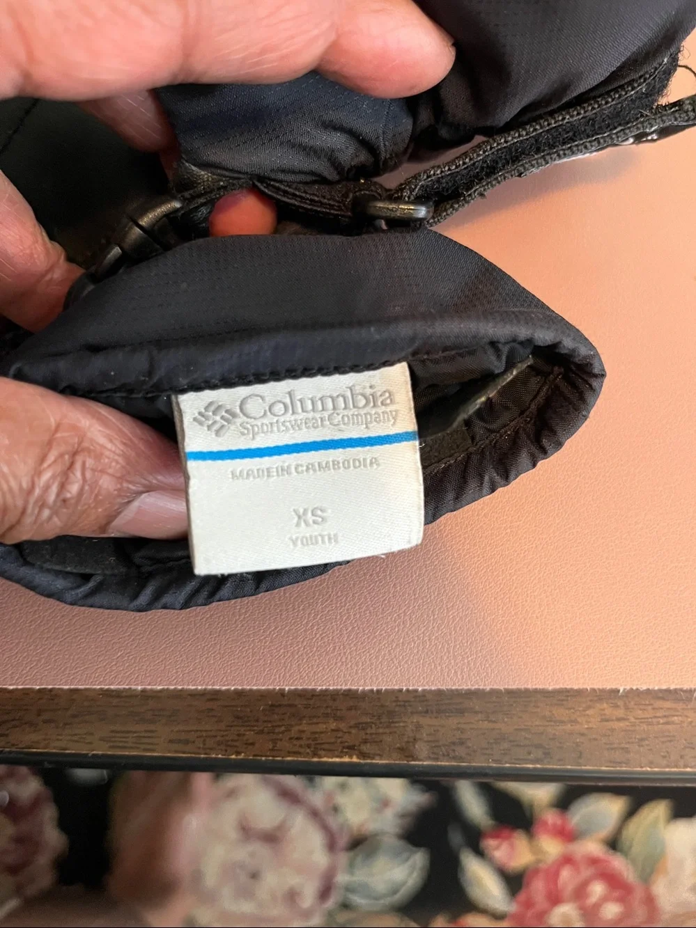 Columbia Youth Black Puffy Winter Mittens